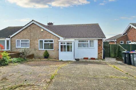 2 bedroom semi-detached bungalow for sale