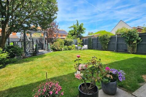 Sanderling Road, Herne Bay, CT6 6HZ 4 bed detached house for sale