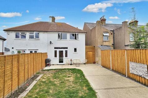 Cobblers Bridge Road, Herne Bay, CT6 8NR 3 bed semi