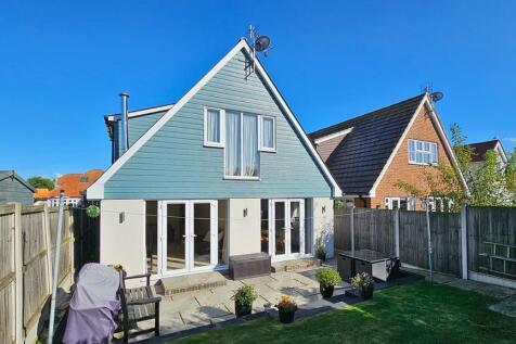West Hill Road, Herne Bay, CT6 8HG 3 bed chalet for sale