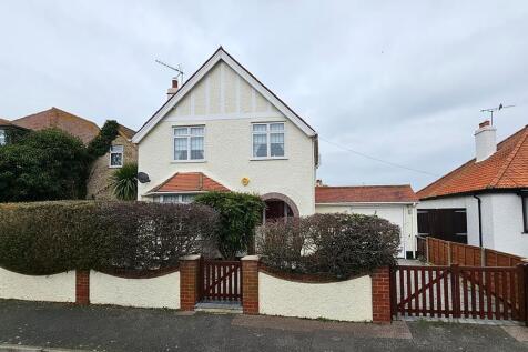 Grand Drive, Herne Bay, CT6 8LS 3 bed detached house for sale