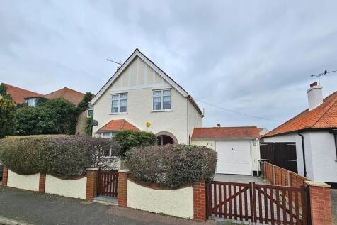 Grand Drive, Herne Bay, CT6 8LS 3 bed detached house for sale