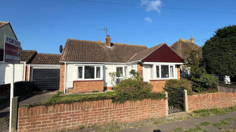 2 bedroom detached bungalow for sale
