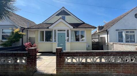 Cobblers Bridge Road, Herne Bay, CT6 8NP 2 bed detached bungalow for sale
