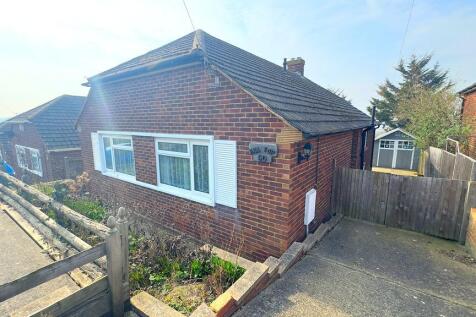 Strode Park Road, Herne Bay, CT6 7JQ 2 bed detached bungalow for sale