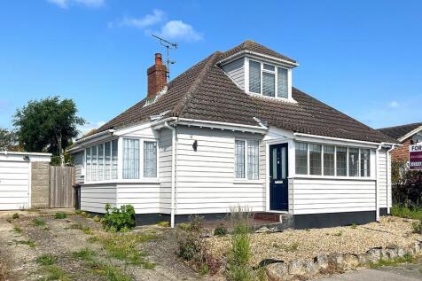 Lismore Road, Whitstable, CT5 3HU 3 bed chalet for sale