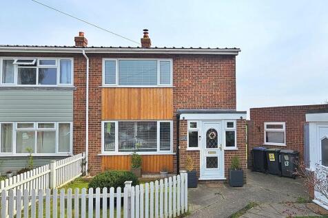 Barn Close, Canterbury, CT3 4JU 2 bed semi