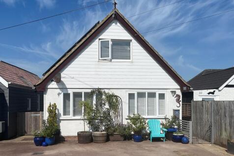 Austin Avenue, Herne Bay, CT6 8BE 3 bed chalet for sale