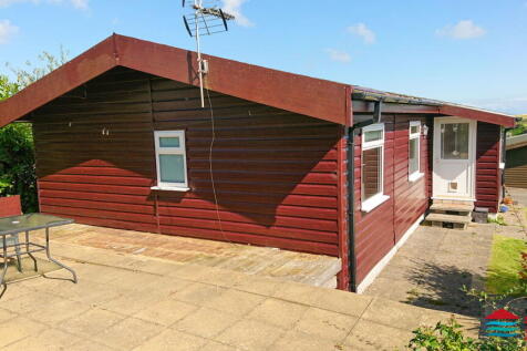 Braich Farm Estate, Mynytho, LL53 3 bed chalet for sale