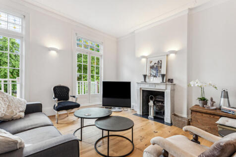 Lawn Crescent, Kew, Richmond, Surrey 3 bed maisonette for sale