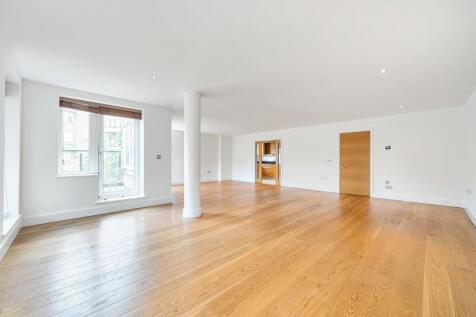 Charlwood House, 6 Strand Drive... 3 bed flat for sale