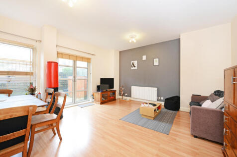 Rivers House, Aitman Drive, Kew... 2 bed flat for sale