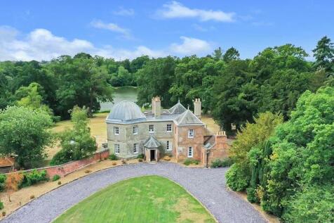 7 bedroom detached house for sale