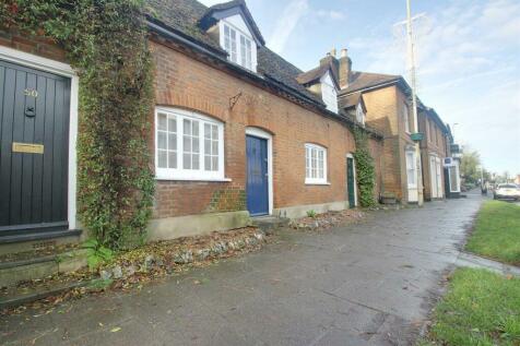 High Street, Kings Langley 2 bed house for sale