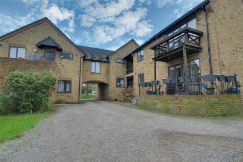 The Nap, Kings Langley 2 bed maisonette for sale