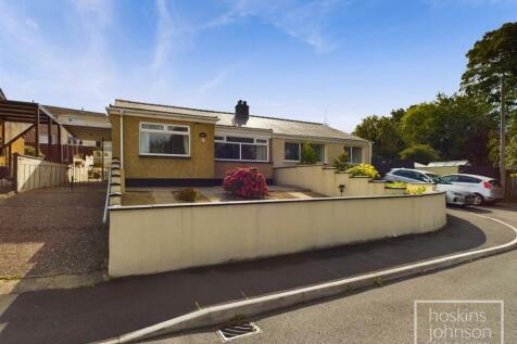 3 bedroom semi-detached bungalow for sale