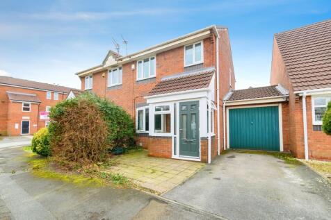 3 bedroom semi-detached house for sale