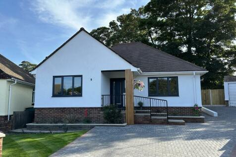 3 bedroom detached bungalow for sale