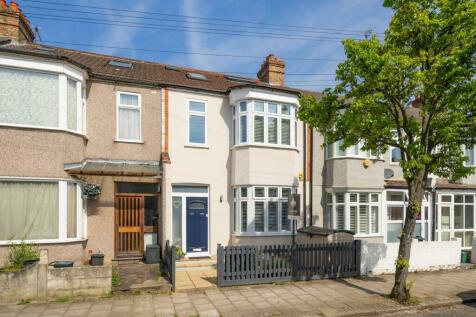 4 bedroom terraced house for sale