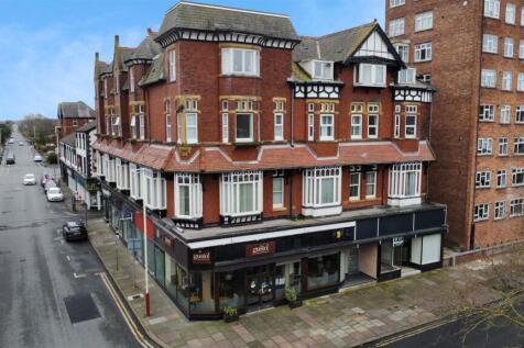 Studio flat for sale