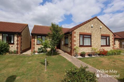 2 bedroom semi-detached bungalow for sale