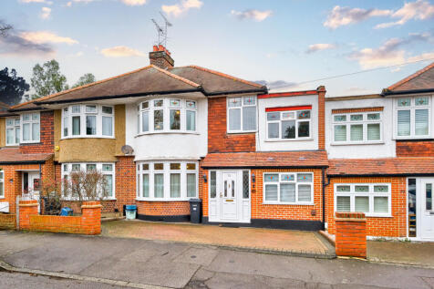 5 bedroom semi-detached house for sale