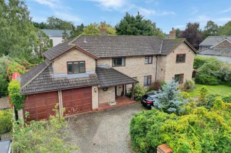 5 bedroom detached house for sale