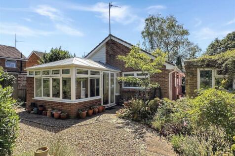 3 bedroom detached bungalow for sale