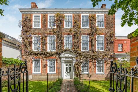 7 bedroom detached house for sale