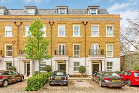 4 bedroom terraced house for sale