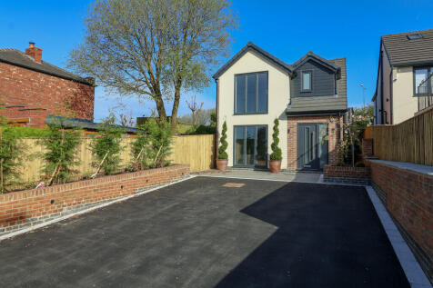Mottram SK14 2 bed detached house for sale