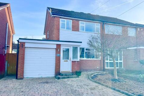 Haslam Hey Close, Greater Manchester BL8 3 bed semi