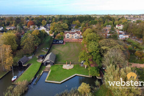 Borrow Road, Lowestoft NR32 8 bed detached house for sale