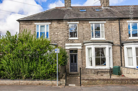 4 bedroom terraced house for sale