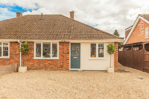 3 bedroom semi-detached bungalow for sale