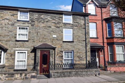 Ivy House, High Street, Y Bala 3 bed terraced house for sale