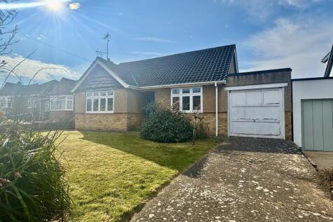 2 bedroom detached bungalow for sale