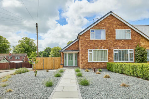 2 bedroom semi-detached house for sale