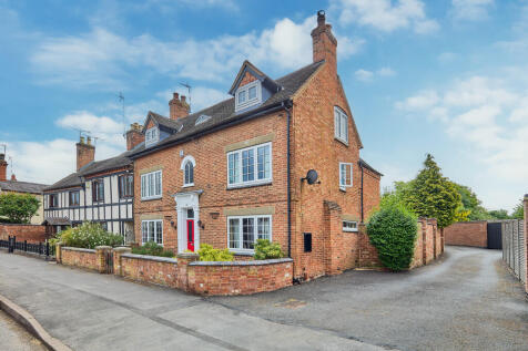 5 bedroom town house for sale