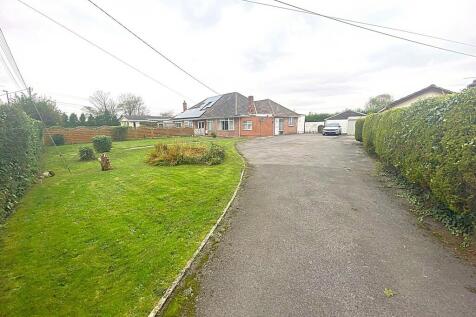 3 bedroom semi-detached bungalow for sale