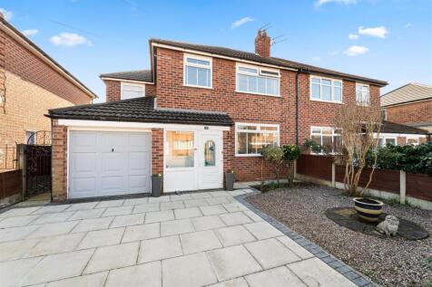 4 bedroom semi-detached house for sale