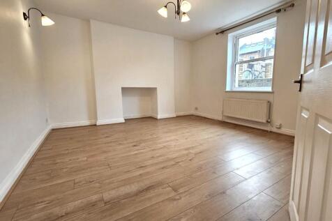 Amyand Park Road, 7 mins walk Station 1 bed flat for sale