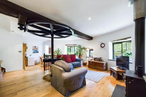 3 bedroom barn conversion for sale