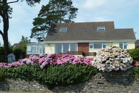 4 bedroom detached bungalow for sale