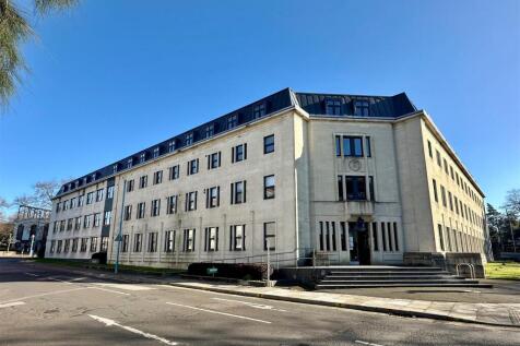 Sandbanks Road, Poole 2 bed apartment for sale