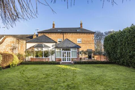6 bedroom detached house for sale