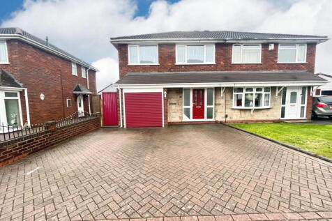 3 bedroom semi-detached house for sale