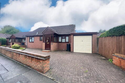 Lynbrook Close, Dudley DY2 2 bed detached house for sale