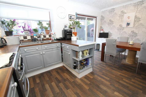 Upton Street, Dudley DY2 3 bed terraced house for sale