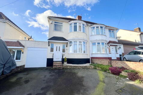 3 bedroom semi-detached house for sale